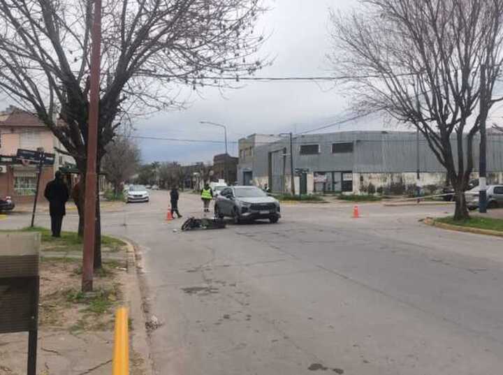 Imagen de Accidente en la esquina de Libertad y G&aacute;lvez