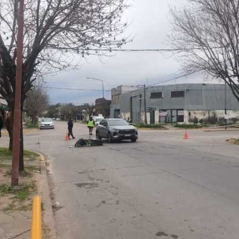 Imagen de Accidente en la esquina de Libertad y G&aacute;lvez