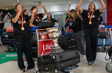 Imagen de Las Leonas arribaron al pa&iacute;s con la Copa del Mundo
