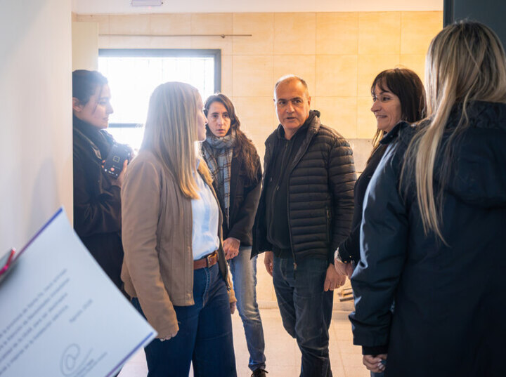 Imagen de Alvear: Recorrida de autoridades en la Colonia Hogar Astengo y entrega de fondos FANI