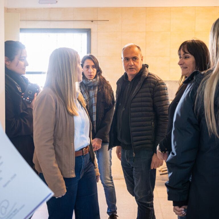 Imagen de Alvear: Recorrida de autoridades en la Colonia Hogar Astengo y entrega de fondos FANI