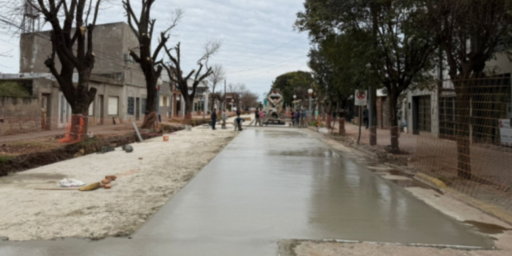 Imagen de Reconstrucci&oacute;n integral de calle Juan B. Justo: avanza la obra de pavimentaci&oacute;n con una inversi&oacute;n de $134 millones