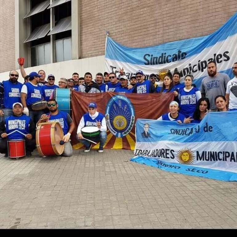 Imagen de Municipales se declararon en estado de alerta por la falta de pago de horas extras