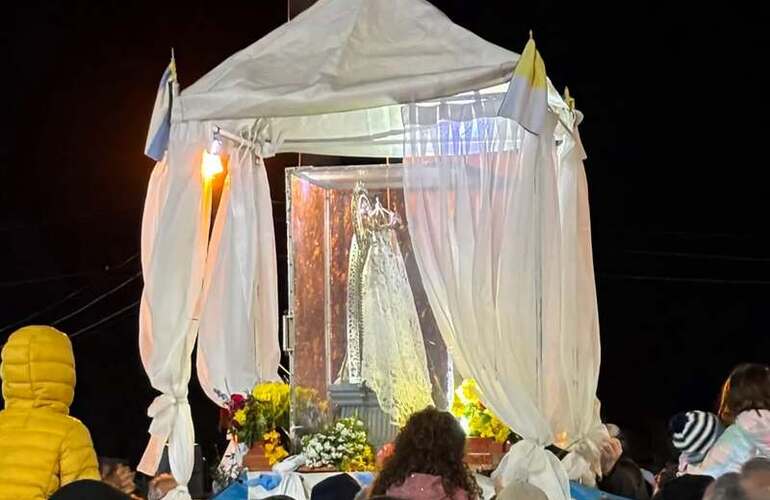 Imagen de Bomberos acompa&ntilde;aron el paso de la Virgen por Arroyo Seco