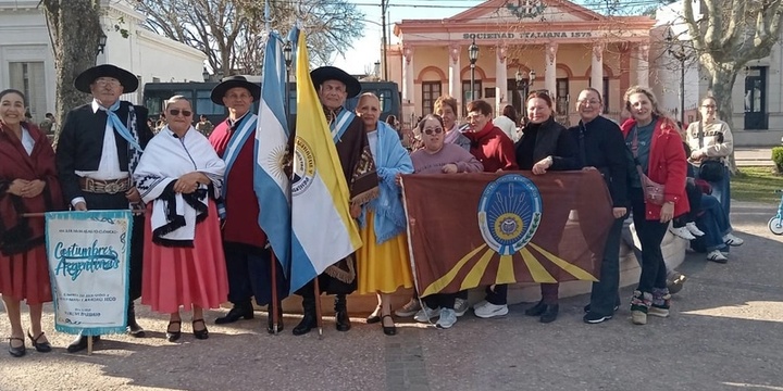 Imagen de Costumbres Argentinas represent&oacute; a Arroyo Seco en un festival folcl&oacute;rico en Entre R&iacute;os