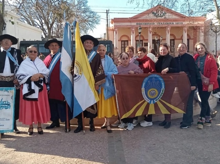 Imagen de Costumbres Argentinas represent&oacute; a Arroyo Seco en un festival folcl&oacute;rico en Entre R&iacute;os
