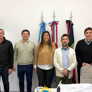 Imagen de La Comuna de Fighiera mantuvo un encuentro con autoridades de Vialidad Provincial para gestionar mejoras en las rutas 13-S y 21