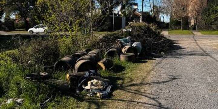 Imagen de Vecinos de Barrio Puerto piden un plan integral de mejoras por acumulaci&oacute;n de basura y falta de obras