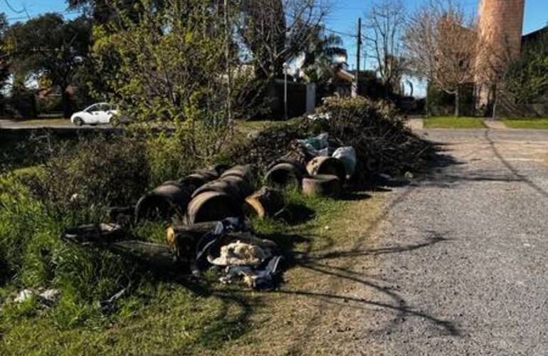 Imagen de Vecinos de Barrio Puerto piden un plan integral de mejoras por acumulaci&oacute;n de basura y falta de obras