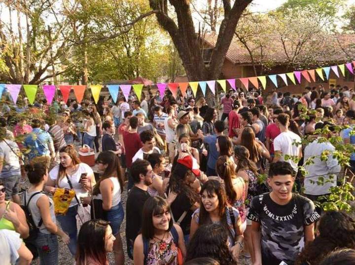 Imagen de Pueblo Esther celebrar&aacute; el D&iacute;a del Estudiante en el Polideportivo Municipal