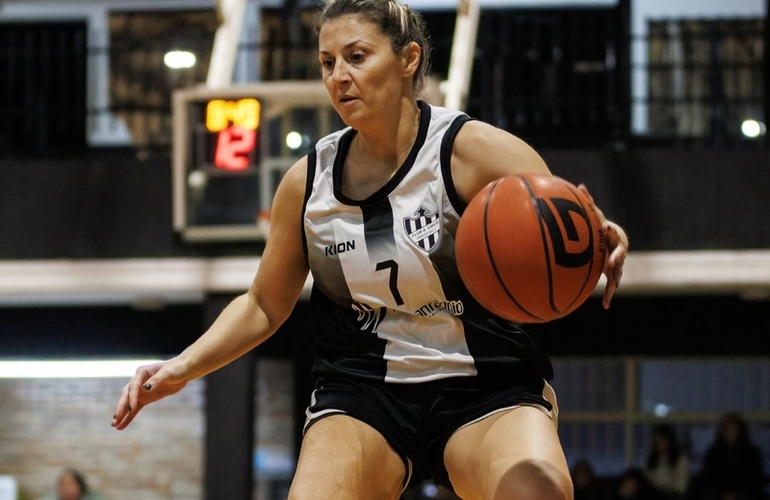 Imagen de El B&aacute;squet femenino de Uni&oacute;n va por la clasificaci&oacute;n a las semifinales de la Rosarina