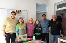 Imagen de La Comuna de Fighiera entreg&oacute; utiler&iacute;a deportiva a instituciones educativas locales