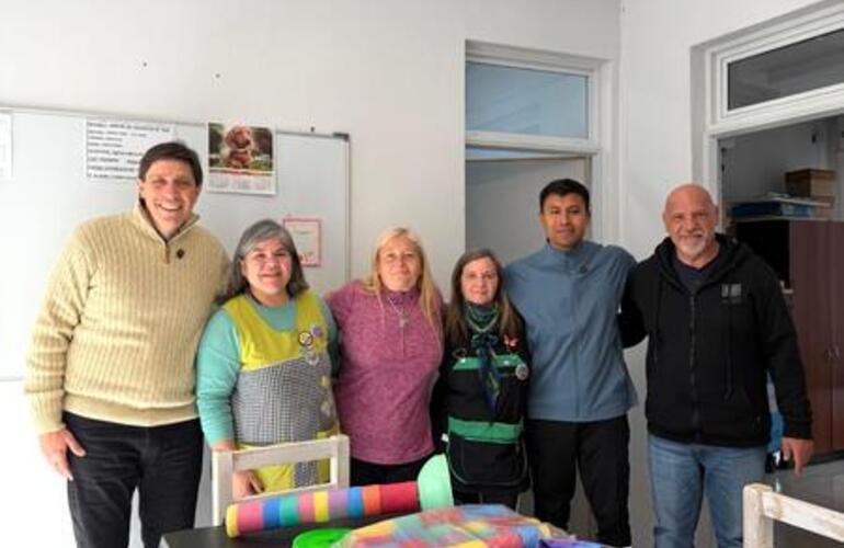 Imagen de La Comuna de Fighiera entreg&oacute; utiler&iacute;a deportiva a instituciones educativas locales