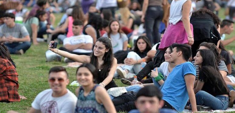 Imagen de Fighiera se prepara para recibir la primavera con una jornada recreativa en la Plaza P&uacute;blica