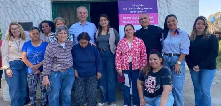 Imagen de Comenz&oacute; un taller de costura para mujeres en el paraje "El Omb&uacute;"