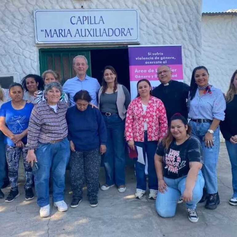 Imagen de Comenz&oacute; un taller de costura para mujeres en el paraje "El Omb&uacute;"