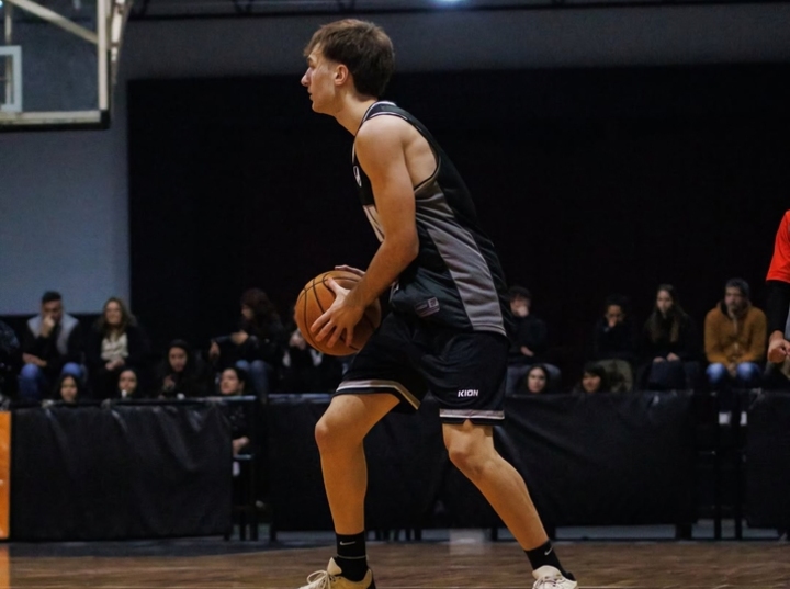 Imagen de Uni&oacute;n se qued&oacute; con un triunfo ag&oacute;nico ante El Tala en B&aacute;squet