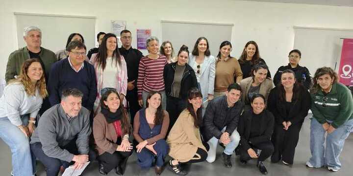 El encuentro tuvo lugar en el Punto Violeta de Acebal.