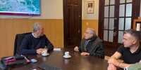 Imagen de Complejo de bur&oacute;cratas. Una reuni&oacute;n que dej&oacute; afuera hasta al organizador