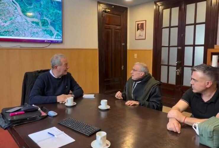 Imagen de Complejo de bur&oacute;cratas. Una reuni&oacute;n que dej&oacute; afuera hasta al organizador