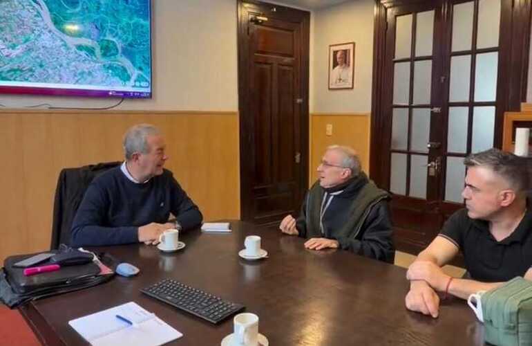 Imagen de Complejo de bur&oacute;cratas. Una reuni&oacute;n que dej&oacute; afuera hasta al organizador