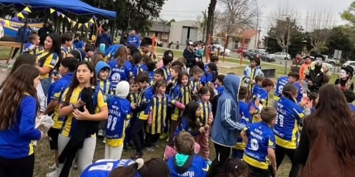 Imagen de La Filial Alvear de Rosario Central celebr&oacute; el D&iacute;a del Ni&ntilde;o