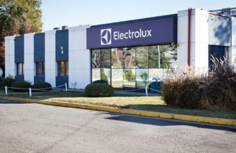 Imagen de Electrolux cierra su f&aacute;brica en Rosario con un giro a la importaci&oacute;n total: se eval&uacute;an 100 despidos
