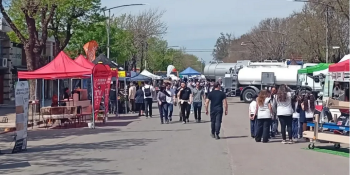 Imagen de "Rold&aacute;n Produce" cerr&oacute; su segunda edici&oacute;n con la presencia de m&aacute;s de 40 empresas e innovaci&oacute;n estudiantil