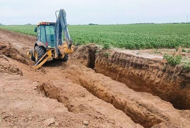Imagen de La Provincia ultima obras h&iacute;dricas por $2.500 millones para prevenir inundaciones en Fighiera, Coronel Bogado y Arroyo Seco