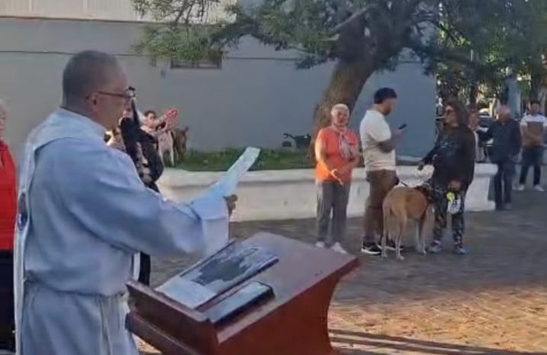 Imagen de Arroyo Seco vivi&oacute; la tradicional bendici&oacute;n de las mascotas en la Parroquia La Asunci&oacute;n