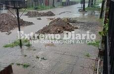 Imagen de Las precipitaciones agravan el estado de calle Vacarezza al 800 debido a la demora en las obras de adoquinado