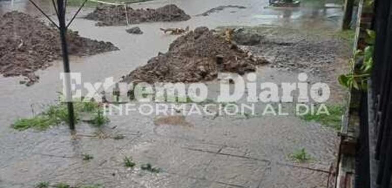 Imagen de Las precipitaciones agravan el estado de calle Vacarezza al 800 debido a la demora en las obras de adoquinado