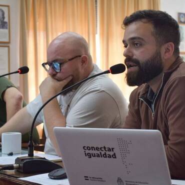 Dami&aacute;n Salinas durante su exposici&oacute;n.