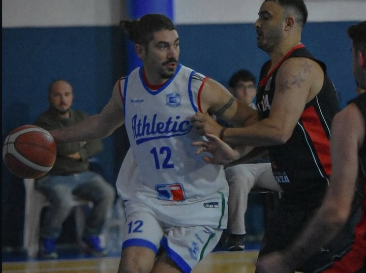 Imagen de Athletic afronta la recta final de la Primera "C" de b&aacute;squet