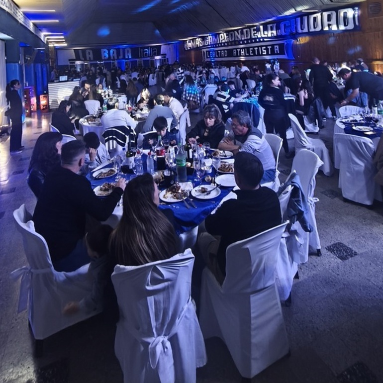 Imagen de Athletic celebr&oacute; sus 98 a&ntilde;os con una noche de emociones y recuerdos en el Sal&oacute;n Dorado
