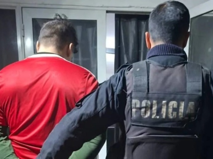 Imagen de Femicidio: la víctima estaba siendo buscada desde el sábado y detuvieron a un ex policía Imagen de Femicidio: la víctima estaba siendo buscada desde el sábado y detuvieron a un ex policía