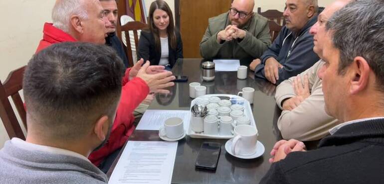 En reuni&oacute;n. El encuentro tuvo lugar ayer por la ma&ntilde;ana en el Legislativo local.