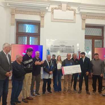 Imagen de Juegos Suramericanos 2026: la Provincia entreg&oacute; los fondos de la venta de entradas a instituciones sociales