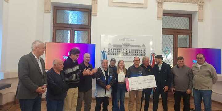 Imagen de Juegos Suramericanos 2026: la Provincia entreg&oacute; los fondos de la venta de entradas a instituciones sociales