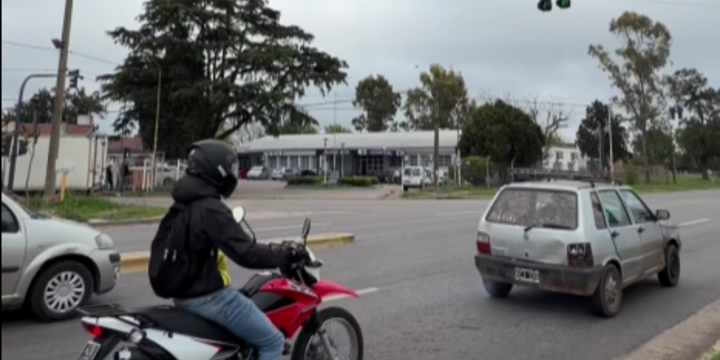 Imagen de Habilitaron el sem&aacute;foro sobre Ruta 21 frente al SAMCo N.&deg; 50 y avanzan las obras viales en los accesos de la ciudad