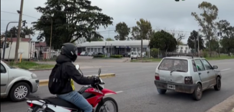 Imagen de Habilitaron el sem&aacute;foro sobre Ruta 21 frente al SAMCo N.&deg; 50 y avanzan las obras viales en los accesos de la ciudad