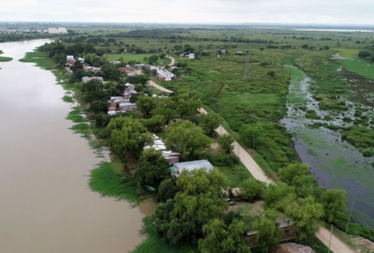 Imagen de Alerta por la crecida del río Paraná: piden extremar las precauciones para la navegación y el uso de playas Imagen de Alerta por la crecida del río Paraná: piden extremar las precauciones para la navegación y el uso de playas