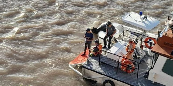 Imagen de Intensa b&uacute;squeda de tres hombres que cayeron al r&iacute;o Paran&aacute; a la altura de Fray Luis Beltr&aacute;n