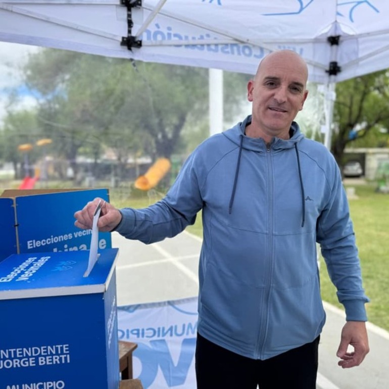 Imagen de Elecciones Vecinales 2026: Diego Fern&aacute;ndez fue electo en barrio 25 de Mayo