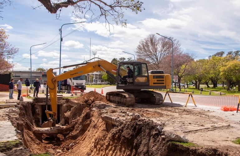 Imagen de Villa Constituci&oacute;n: avanza la obra de saneamiento del desag&uuml;e sobre avenida Presidente Per&oacute;n