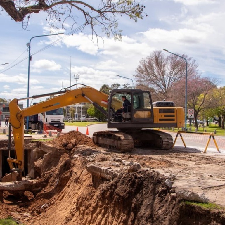 Imagen de Villa Constituci&oacute;n: avanza la obra de saneamiento del desag&uuml;e sobre avenida Presidente Per&oacute;n