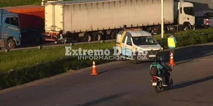Imagen de Siniestro fatal en Circunvalación, en el mismo lugar donde volcó un camión con trigo Imagen de Siniestro fatal en Circunvalación, en el mismo lugar donde volcó un camión con trigo