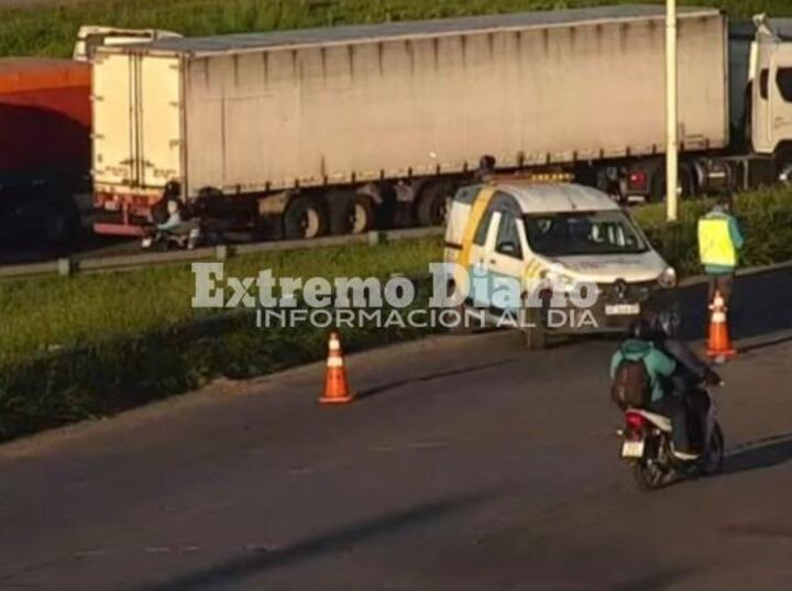 Imagen de Siniestro fatal en Circunvalaci&oacute;n, en el mismo lugar donde volc&oacute; un cami&oacute;n con trigo