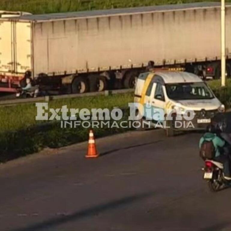 Imagen de Siniestro fatal en Circunvalaci&oacute;n, en el mismo lugar donde volc&oacute; un cami&oacute;n con trigo