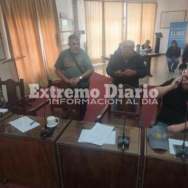 Imagen de Jubilados autoconvocados de Arroyo Seco reclamaron ante el Concejo por la atenci&oacute;n bancaria, PAMI y el Hospital SAMCo N.&deg; 50